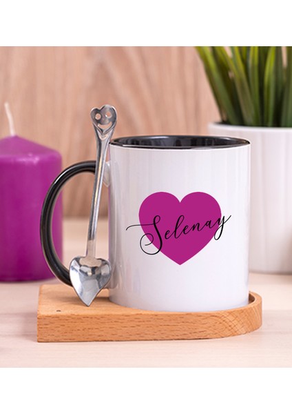 Kişiye Özel Mor Kalpli Isimli Ahşap Altlıklı Siyah Kupa Bardak