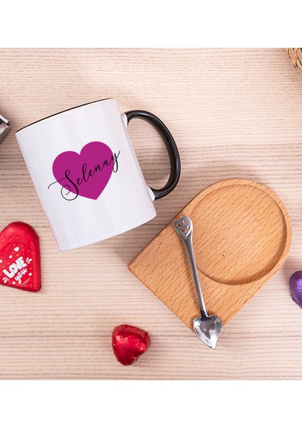 Kişiye Özel Mor Kalpli Isimli Ahşap Altlıklı Siyah Kupa Bardak fiyatları