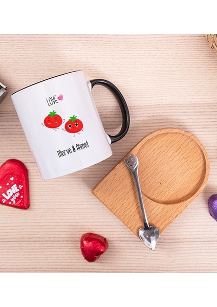 Kişiye Özel Sevimli Domatesler Ahşap Altlıklı Siyah Kupa Bardak fiyatları