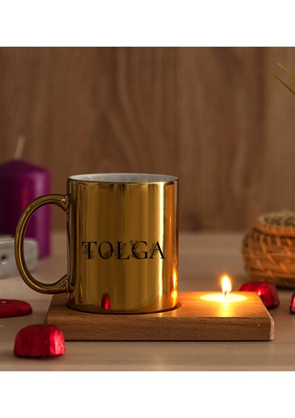 Kişiye Özel Çiçekli Harf Tasarım Isim Yazılı Ahşap Altlıklı Mumlu Gold Kupa Bardak