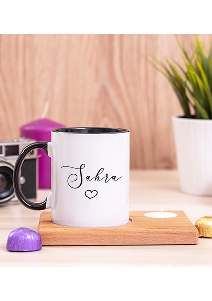 Kişiye Özel El Yazısı Tasarımlı Isimli Ahşap Altlıklı Mumlu Siyah Kupa Bardak