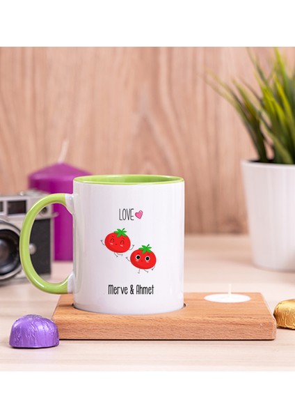 Kişiye Özel Sevimli Domatesler Ahşap Altlıklı Mumlu Yeşil Kupa Bardak