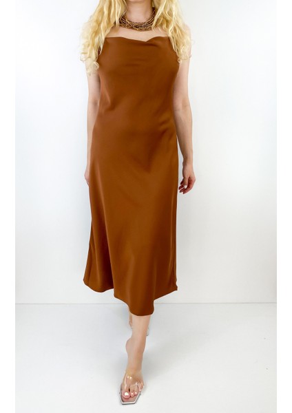 Kahverengi Saten Elbise