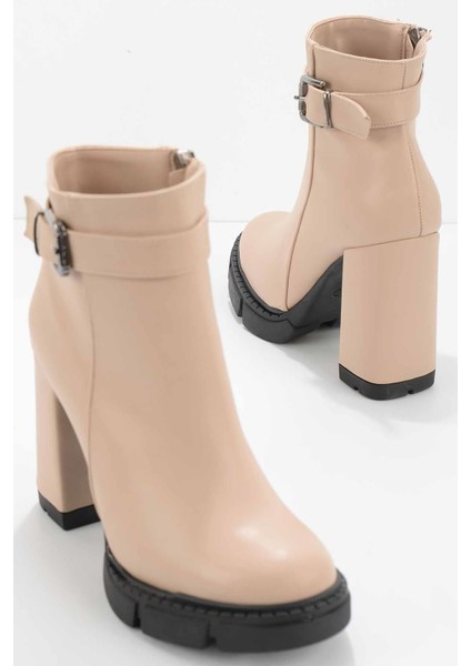 Nude Kadın Bot & Bootie