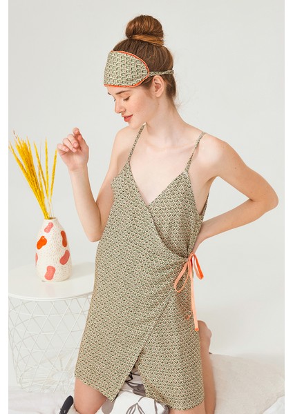 100% Viskon Kumaş Haki Yeşil Üçgen Tasarım Desenli Askılı Kruvaze Gecelik modelleri