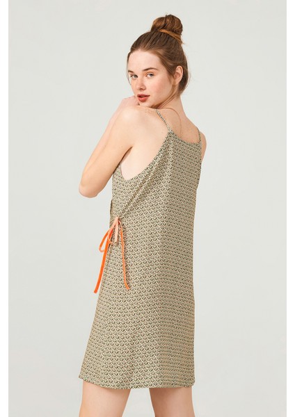 100% Viskon Kumaş Haki Yeşil Üçgen Tasarım Desenli Askılı Kruvaze Gecelik indirimleri