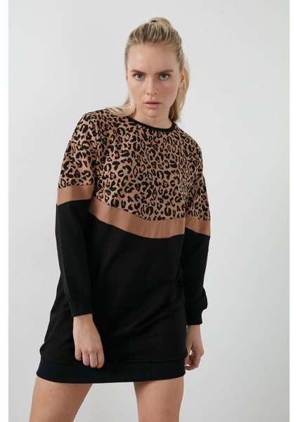 Leopar Desenli Renk Bloklu Oversize Bisiklet Yaka Tunik Kadın Tunik 5863604