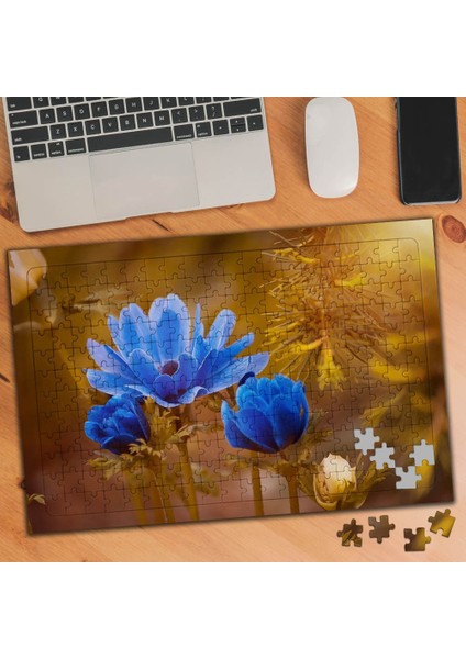 Kır Bahçesinde Mavi Çiçek 240 Parça Puzzle YAPBOZ-74997