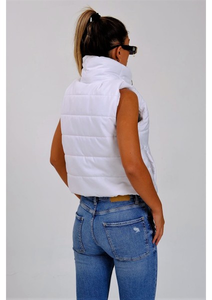 Kadın Beyaz Dik Yaka Beli Lastikli Cepli Kısa Şişme Yelek indirimleri