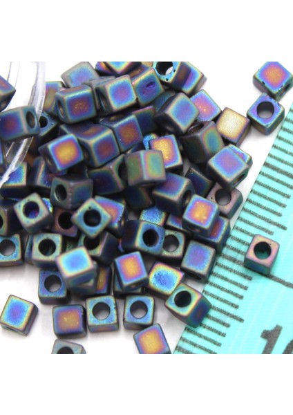 Boncuk Kare 3 mm No: 8