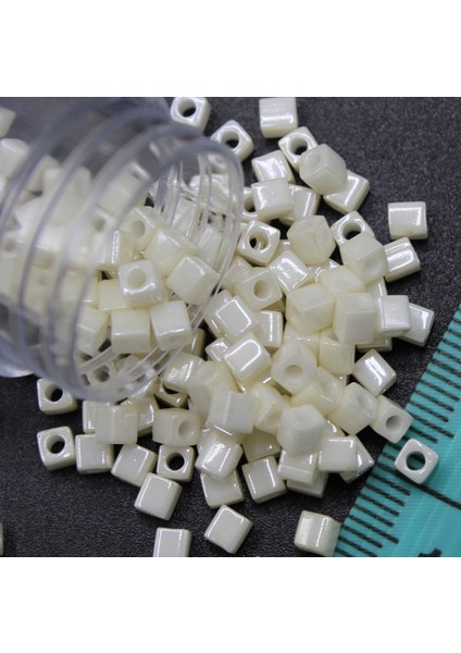 Boncuk Kare 3 mm No: 23 modelleri