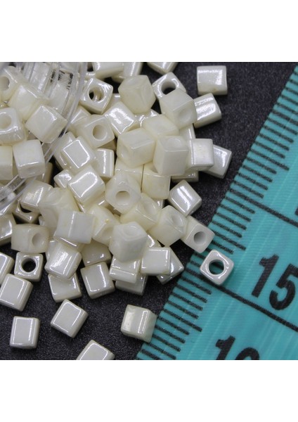 Boncuk Kare 3 mm No: 23 fırsatları