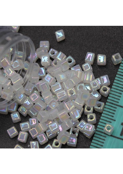 Boncuk Kare 3 mm No: 27