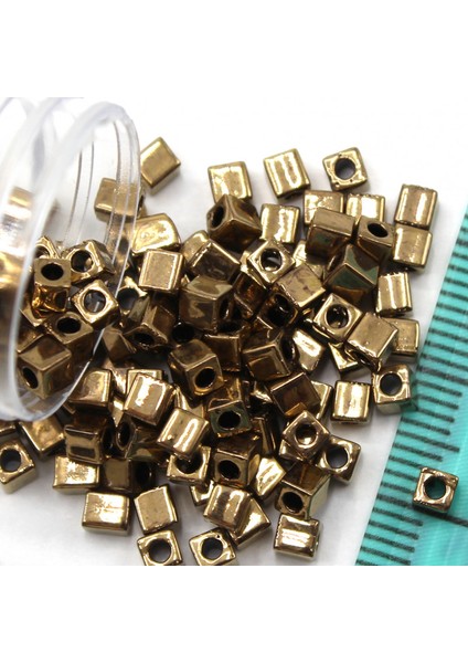Boncuk Kare 3 mm No: 20
