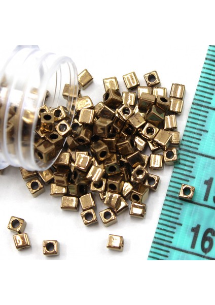 Boncuk Kare 3 mm No: 20