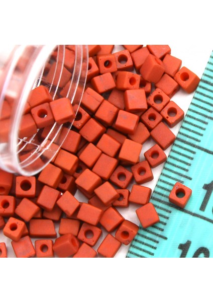 Boncuk Kare 3 mm No: 18