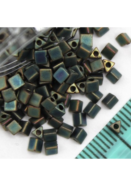 Boncuk Üçgen 8-00 No: 2