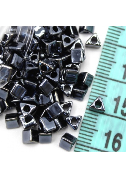 Boncuk Üçgen 5-00 No: 10