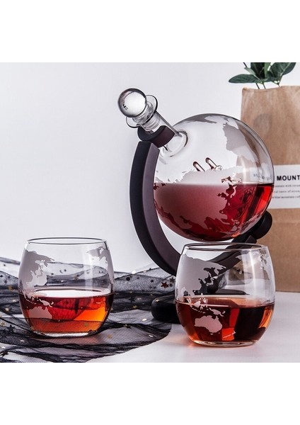 Dünya Tasarımlı Cam Üflemeli Şişe Set- 2 Bardak, 1 Şişe