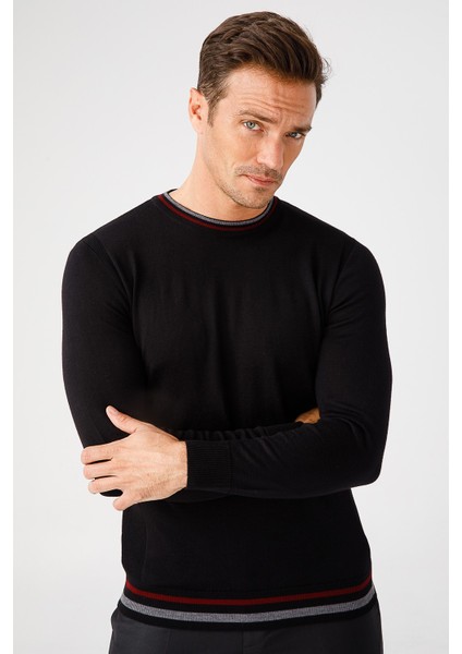 Erkek Yaka Kenarı Çizgili Sıfır Yaka Kazak Siyah