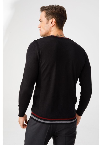 Erkek Yaka Kenarı Çizgili V Yaka Kazak Siyah modelleri