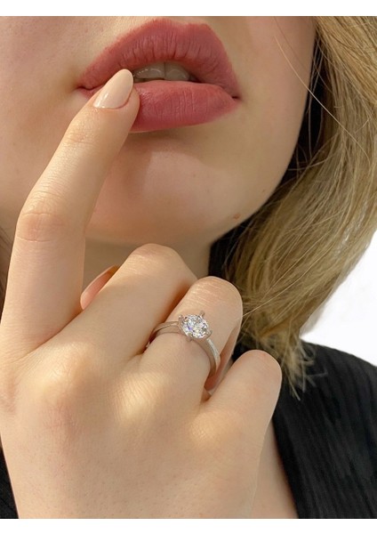 Swarovski Sertifikalı Tek Taş 925 Gümüş Yüzük
