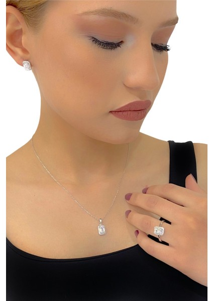 Sertifikalı Swarovski Baget Taş Özel Model 925 Gümüş Set fiyatları