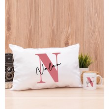 Hediye Dükkanı Kişiye Özel Baş Harfli Üzeri Isim Yazılı Beyaz Kupa Bardak ve Dikdörtgen Yastık