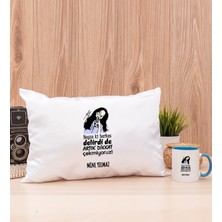 Hediye Dükkanı Kişiye Özel Herkes Delirdi Tasarım Esprili Mavi Kupa Bardak ve Dikdörtgen Yastık