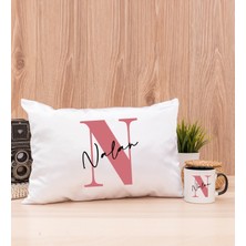 Hediye Dükkanı Kişiye Özel Baş Harfli Üzeri Isim Yazılı Siyah Kupa Bardak ve Dikdörtgen Yastık