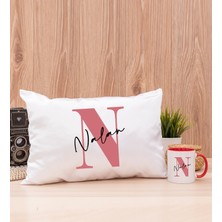 Hediye Dükkanı Kişiye Özel Baş Harfli Üzeri Isim Yazılı Kırmızı Kupa Bardak ve Dikdörtgen Yastık