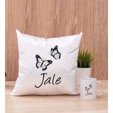 Hediye Dükkanı Kişiye Özel Kelebekler Uçuyor Isimli Beyaz Kupa Bardak ve Kare Yastık