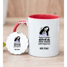 Hediye Dükkanı Kişiye Özel Herkes Delirdi Tasarım Esprili Kırmızı Kupa Bardak ve Anahtarlık