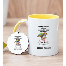 Hediye Dükkanı Kişiye Özel Biz Akıllanmayız Tasarım Esprili  Sarı Kupa Bardak ve Anahtarlık