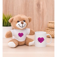 Hediye Dükkanı Kişiye Özel Mor Kalpli Isimli Beyaz Kupa Bardak ve Peluş Ayıcık