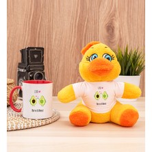 Hediye Dükkanı Kişiye Özel Sevimli Avokado Desenli Kırmızı Kupa Bardak ve Peluş Civciv