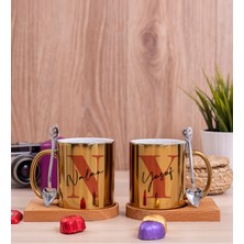 Hediye Dükkanı Kişiye Özel Baş Harfli Üzeri Isim Yazılı Ikili Ahşap Altlıklı Gold Kupa Bardak