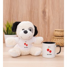Hediye Dükkanı Kişiye Özel Sevimli Çilekler Siyah Kupa Bardak ve Peluş Köpek