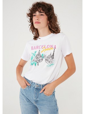 Mavi Barcelona Baskılı Beyaz Tişört