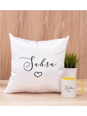 Hediye Dükkanı Kişiye Özel El Yazısı Tasarımlı Isimli Sarı Kupa Bardak ve Kare Yastık