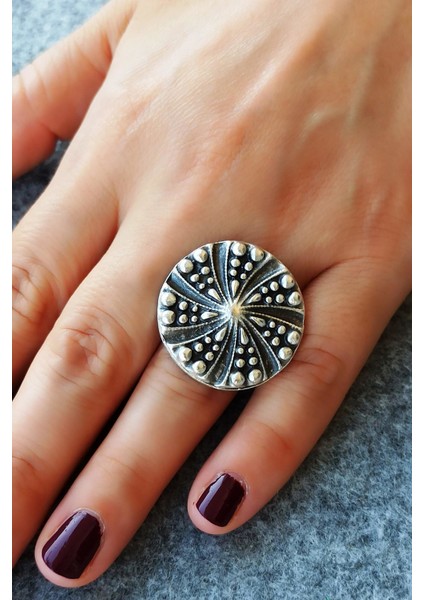 Antik Gümüş Kaplama Dairesel Şekilli El Yapımı Ayarlanabilir Yüzük