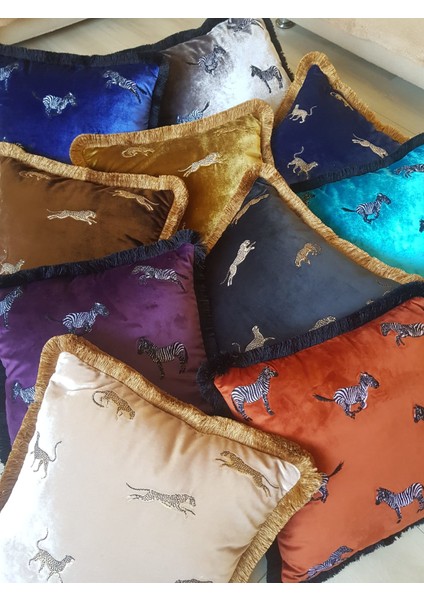 Leopar Işlemeli Siyah Kadife Yastık Kılıfı 45 X 45 modelleri
