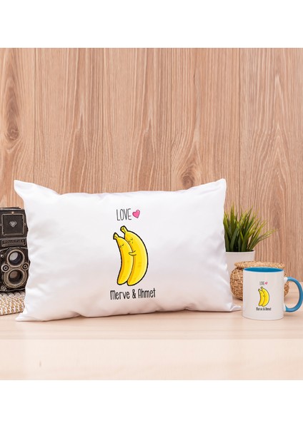 Kişiye Özel Sevimli Muzlar Mavi Kupa Bardak ve Dikdörtgen Yastık