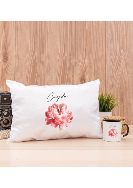 Kişiye Özel Pembe Çiçekli Isme Özel Siyah Kupa Bardak ve Dikdörtgen Yastık