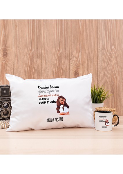 Kişiye Özel Alışıkın Değilsindir Tasarım Esprili Siyah Kupa Bardak ve Dikdörtgen Yastık