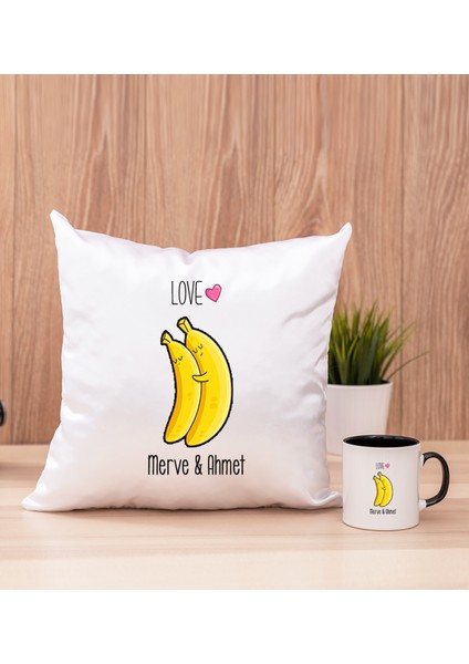 Kişiye Özel Sevimli Muzlar Siyah Kupa Bardak ve Kare Yastık