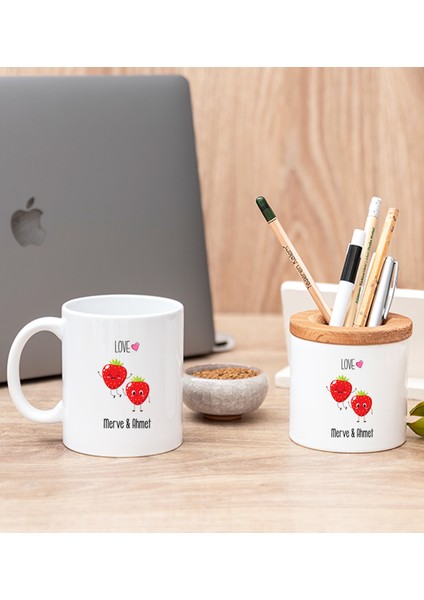Kişiye Özel Sevimli Çilekler Beyaz Kupa Bardak ve Kalemlik