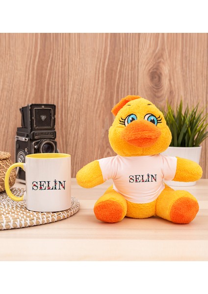 Kişiye Özel Çiçek Harf Tasarım Isim Yazılı Sarı Kupa Bardak ve Peluş Civciv