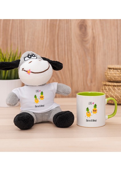Kişiye Özel Sevimli Ananaslar Yeşil Kupa Bardak ve Peluş Eşek