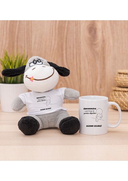 Kişiye Özel Varmış Ki Yemiş Diyelim Esprili Beyaz Kupa Bardak ve Peluş Eşek